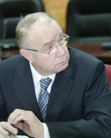 حوار مركز عن 